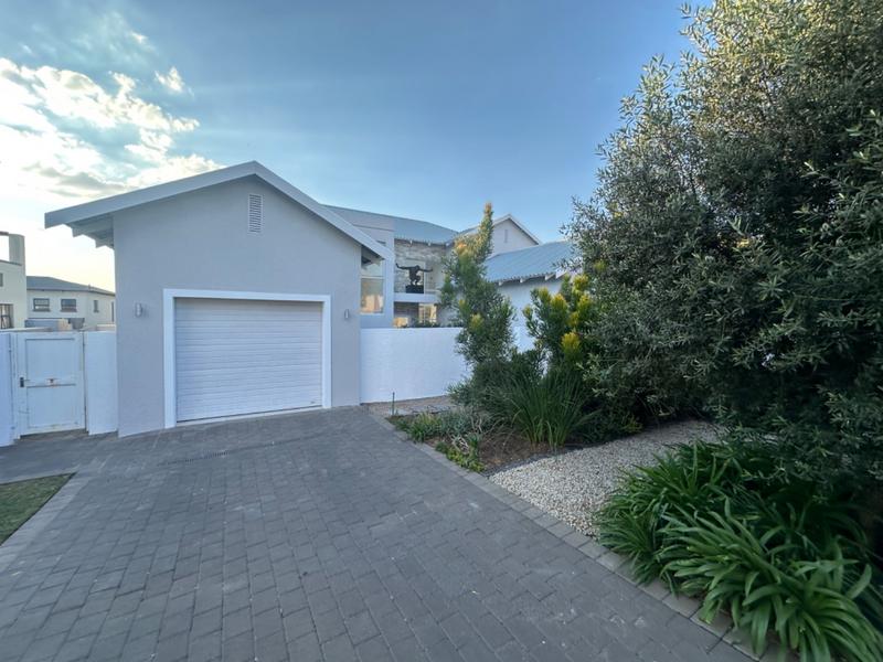 To Let 3 Bedroom Property for Rent in Waterfall Country Village Gauteng