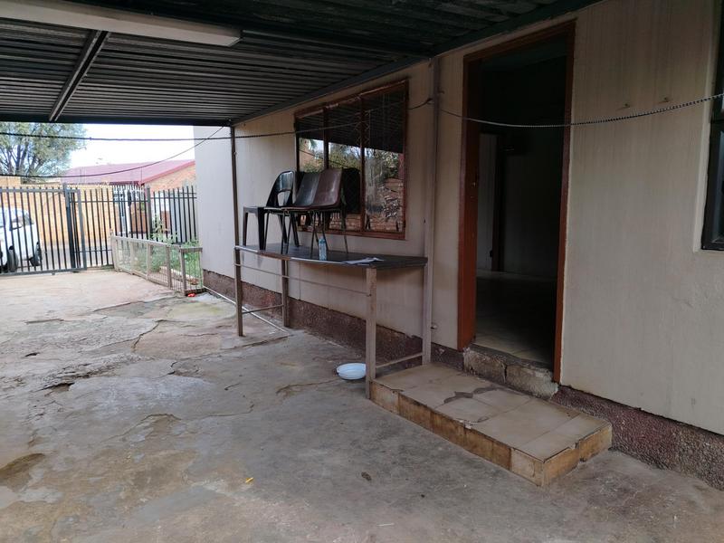 To Let 1 Bedroom Property for Rent in Laudium Gauteng