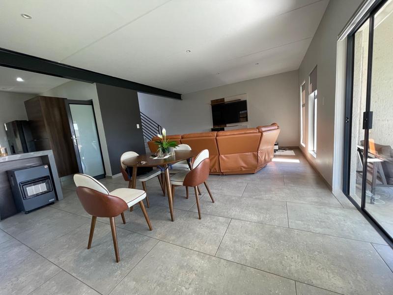 To Let 3 Bedroom Property for Rent in Crowthorne Gauteng