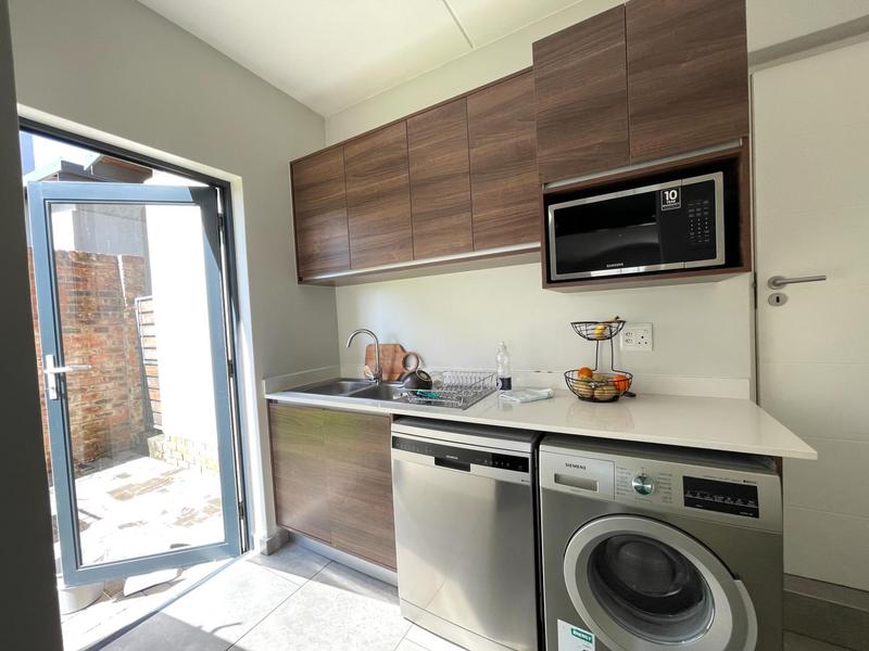 To Let 3 Bedroom Property for Rent in Crowthorne Gauteng