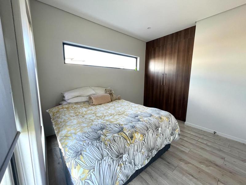 To Let 3 Bedroom Property for Rent in Crowthorne Gauteng
