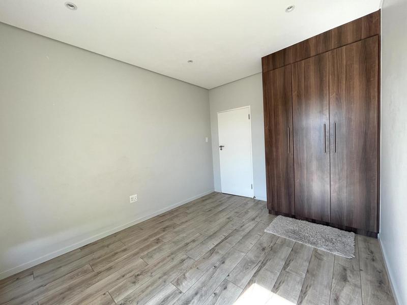 To Let 3 Bedroom Property for Rent in Crowthorne Gauteng