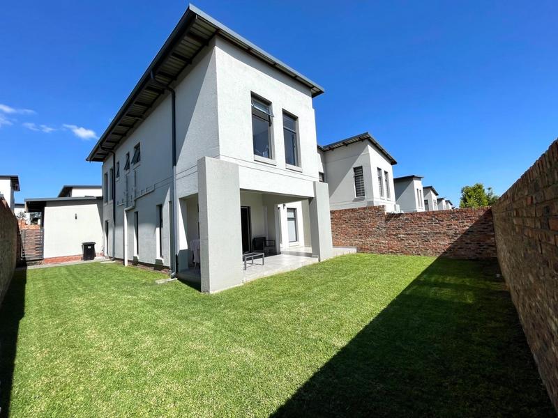 To Let 3 Bedroom Property for Rent in Crowthorne Gauteng