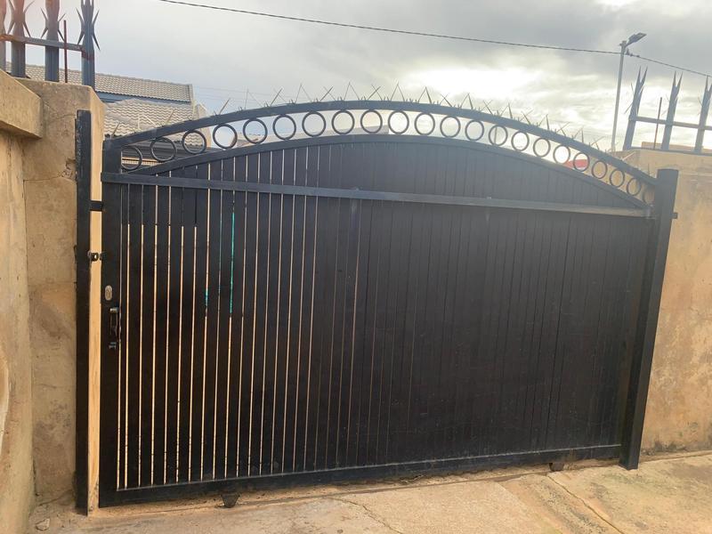 2 Bedroom Property for Sale in Dobsonville Gauteng