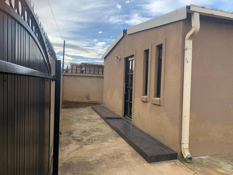 2 Bedroom Property for Sale in Dobsonville Gauteng