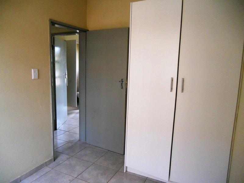 To Let 3 Bedroom Property for Rent in Groblerpark Gauteng