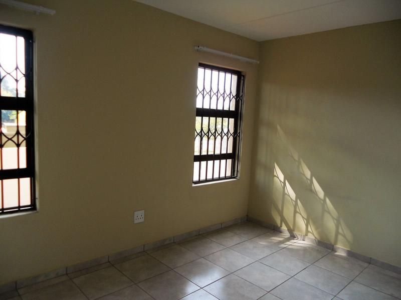 To Let 3 Bedroom Property for Rent in Groblerpark Gauteng