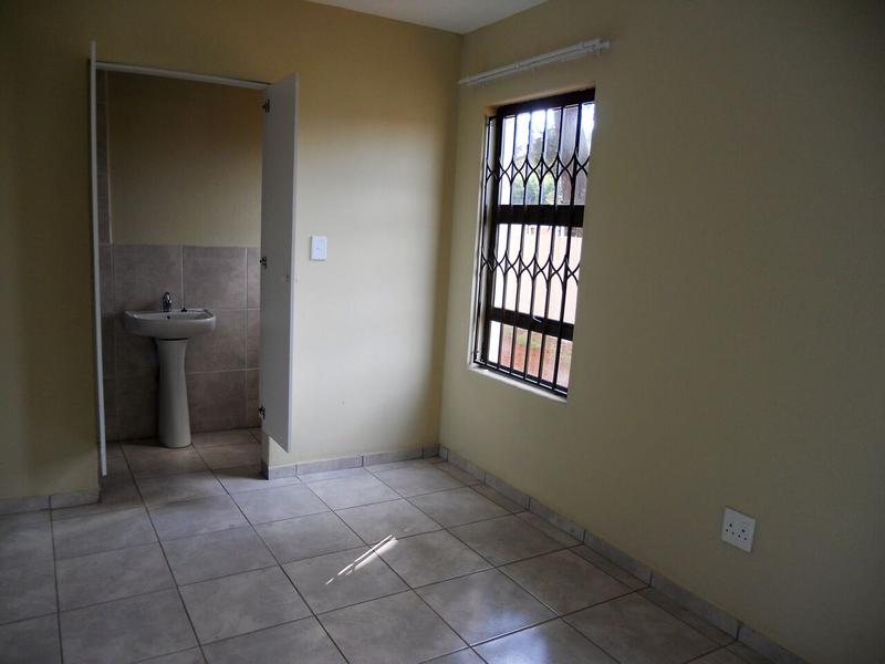 To Let 3 Bedroom Property for Rent in Groblerpark Gauteng