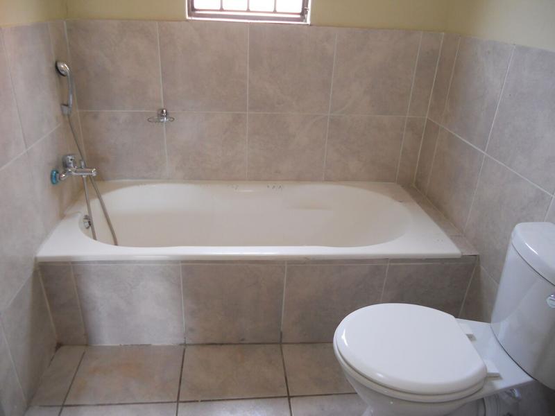 To Let 3 Bedroom Property for Rent in Groblerpark Gauteng