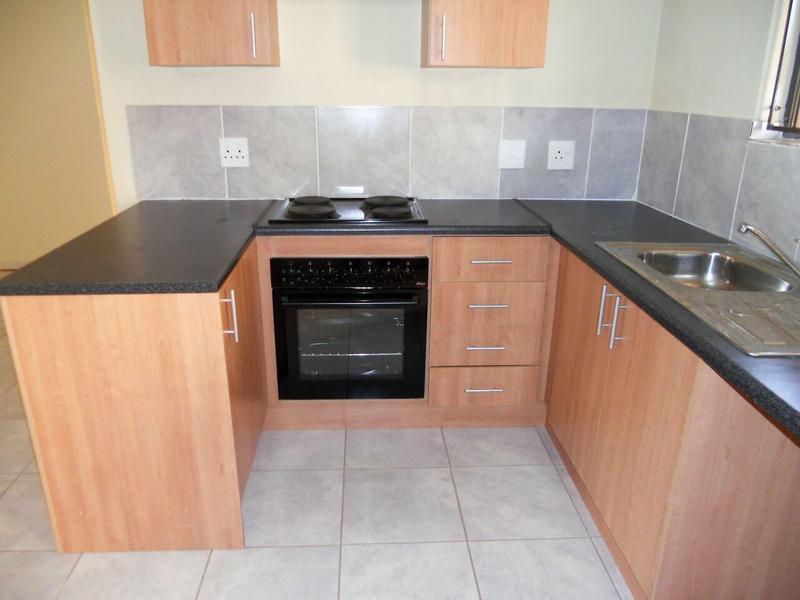 To Let 3 Bedroom Property for Rent in Groblerpark Gauteng