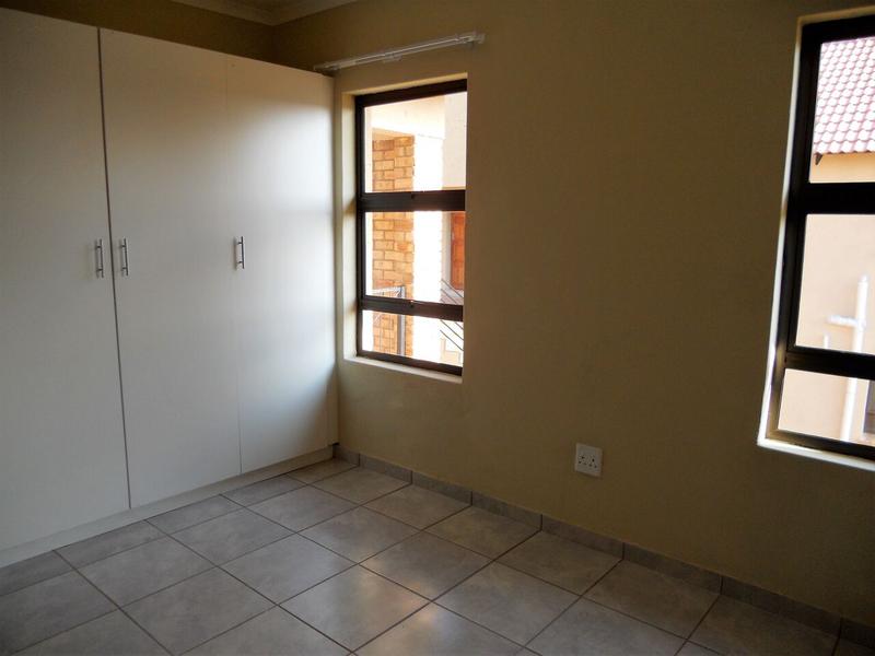 To Let 3 Bedroom Property for Rent in Groblerpark Gauteng