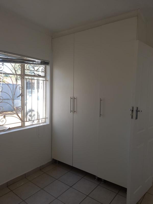 To Let 2 Bedroom Property for Rent in Risidale Gauteng