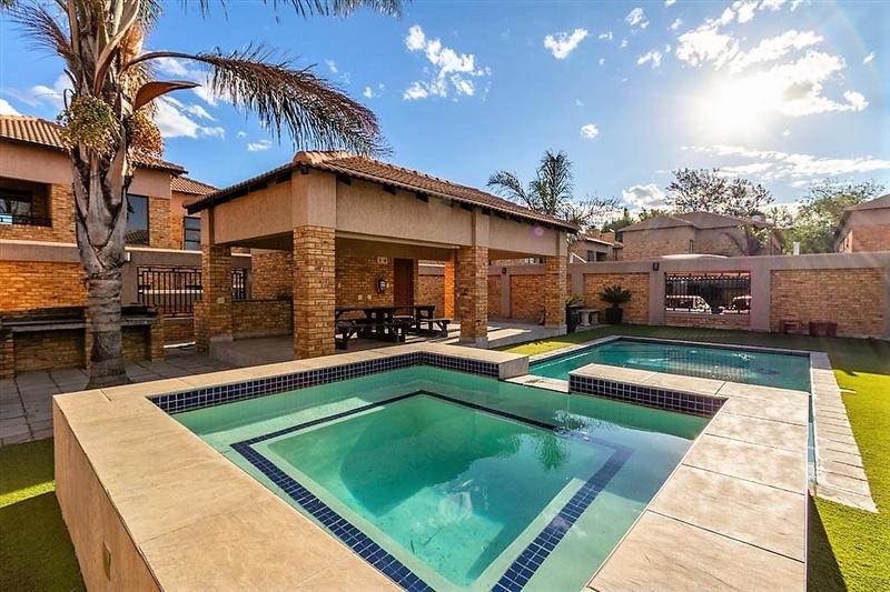 2 Bedroom Property for Sale in Ravenswood Gauteng
