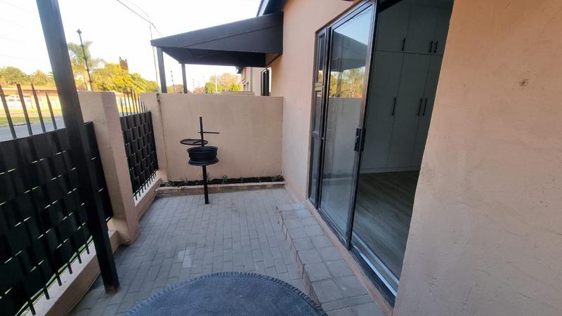 1 Bedroom Property for Sale in Selection Park Gauteng