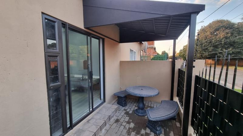 1 Bedroom Property for Sale in Selection Park Gauteng