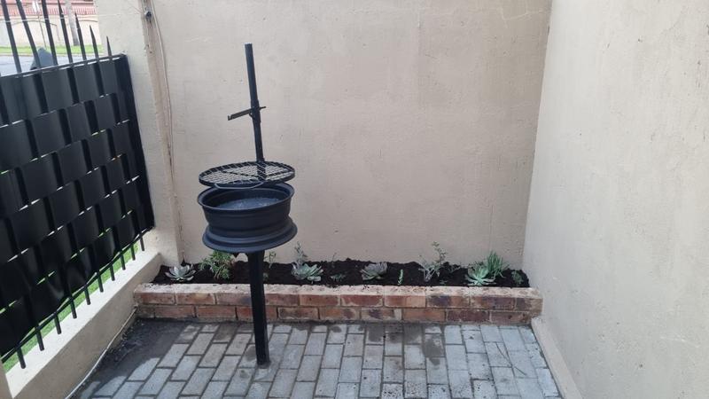 1 Bedroom Property for Sale in Selection Park Gauteng