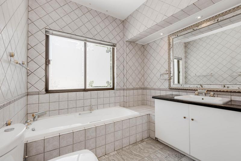 To Let 4 Bedroom Property for Rent in Dainfern Golf Estate Gauteng