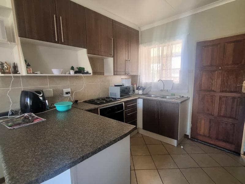 To Let 2 Bedroom Property for Rent in Mooikloof Ridge Gauteng
