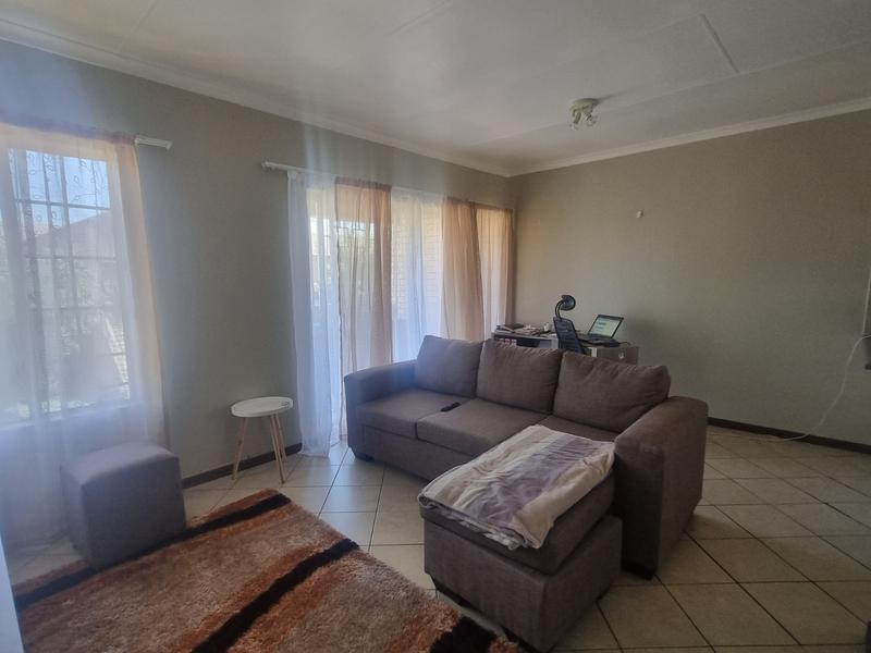 To Let 2 Bedroom Property for Rent in Mooikloof Ridge Gauteng