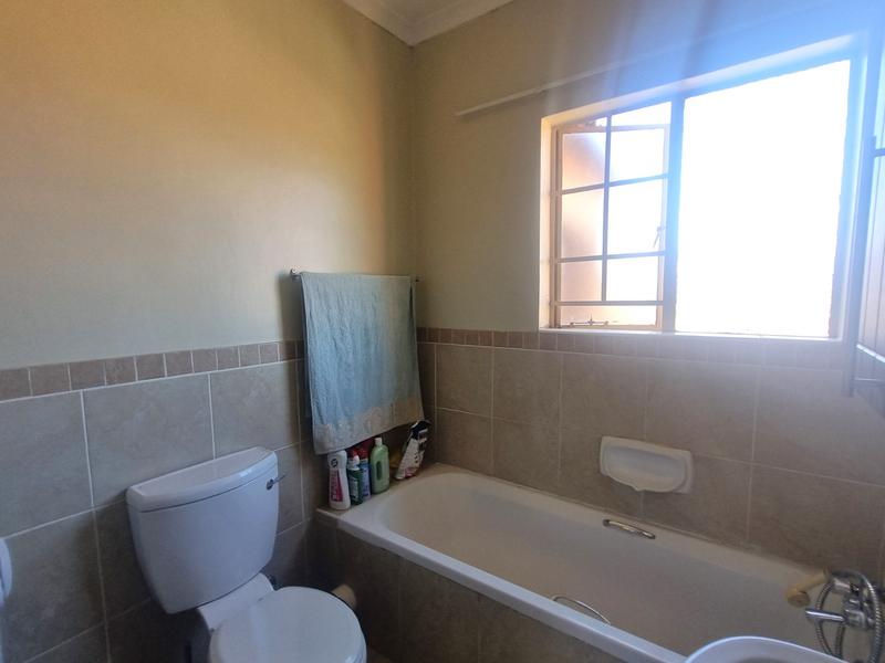 To Let 2 Bedroom Property for Rent in Mooikloof Ridge Gauteng