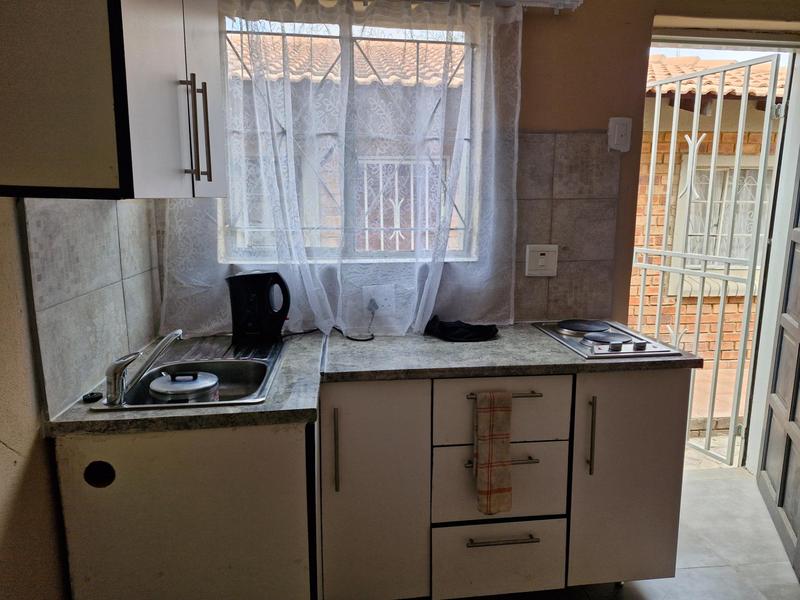 To Let 1 Bedroom Property for Rent in Tembisa Gauteng