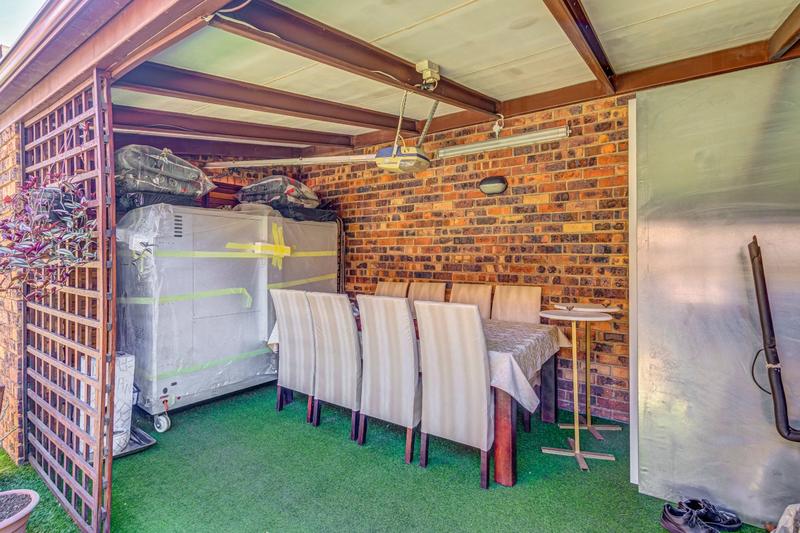 3 Bedroom Property for Sale in Magaliessig Gauteng