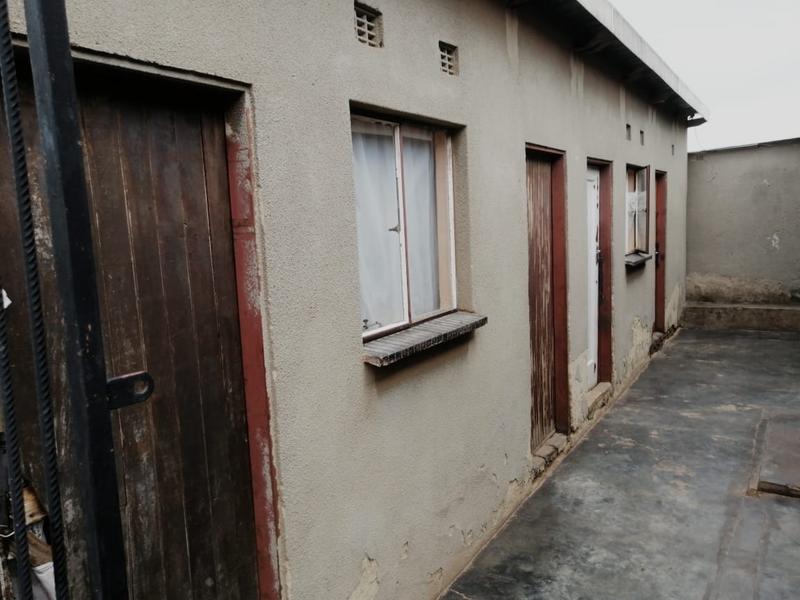 5 Bedroom Property for Sale in Tembisa Central Gauteng