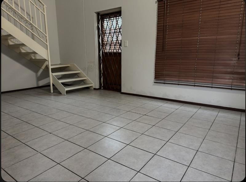 4 Bedroom Property for Sale in Mondeor Gauteng
