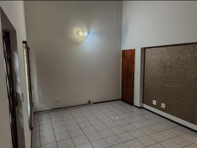 4 Bedroom Property for Sale in Mondeor Gauteng