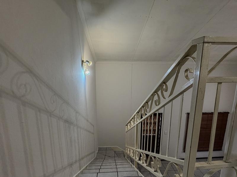 4 Bedroom Property for Sale in Mondeor Gauteng