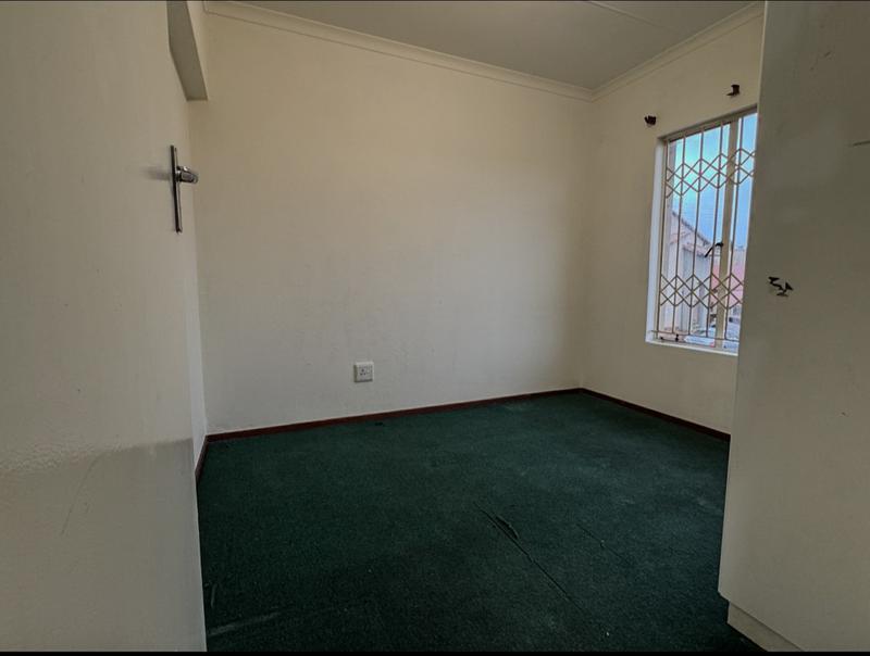 4 Bedroom Property for Sale in Mondeor Gauteng