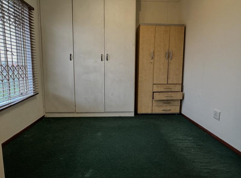 4 Bedroom Property for Sale in Mondeor Gauteng
