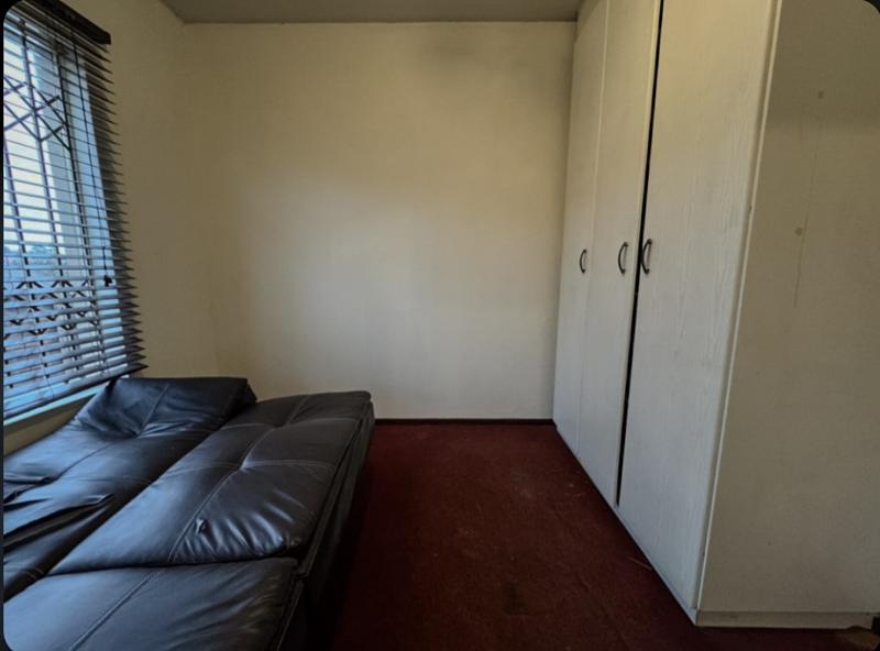 4 Bedroom Property for Sale in Mondeor Gauteng