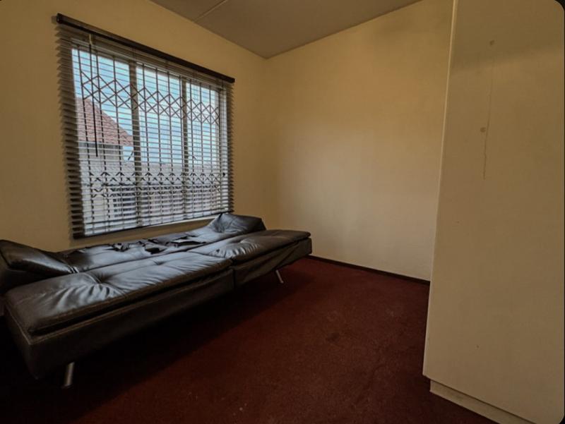 4 Bedroom Property for Sale in Mondeor Gauteng