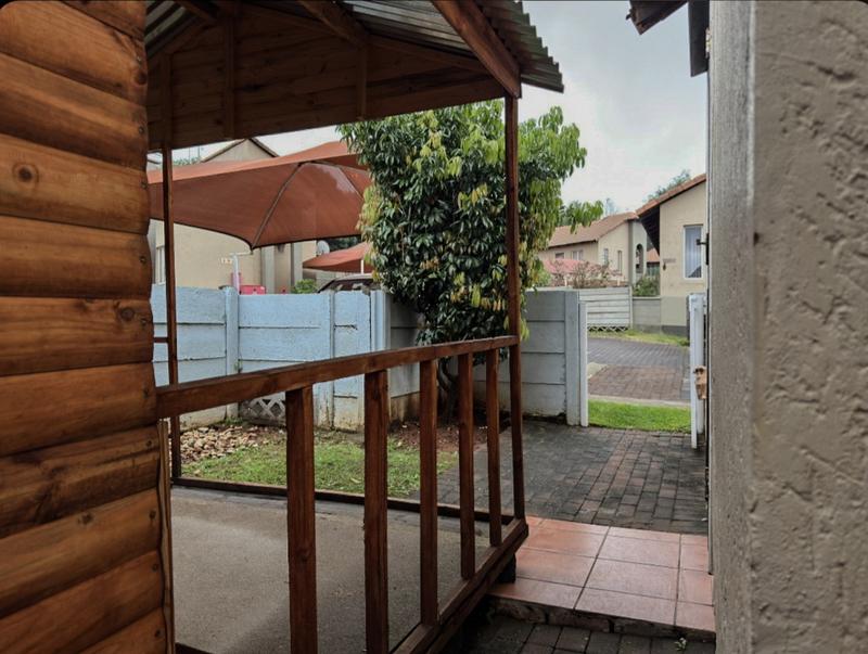 4 Bedroom Property for Sale in Mondeor Gauteng