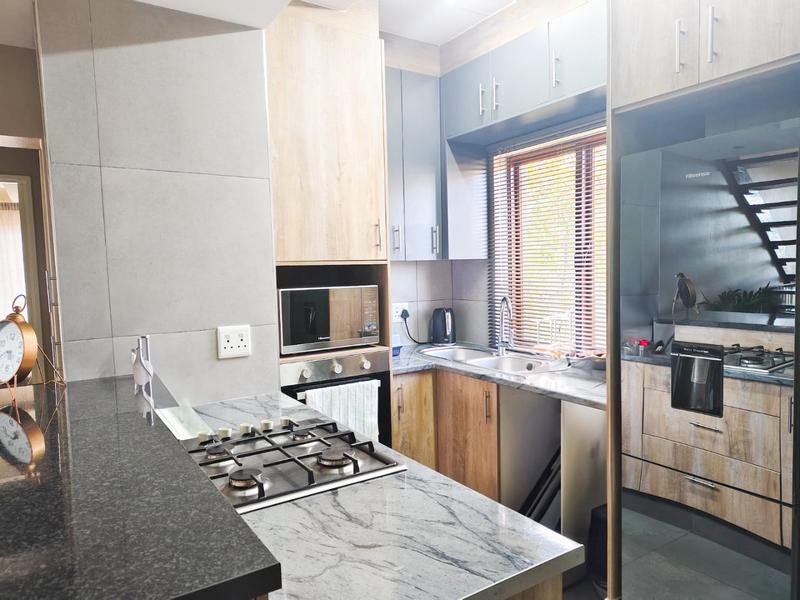 To Let 2 Bedroom Property for Rent in Bryanston Gauteng