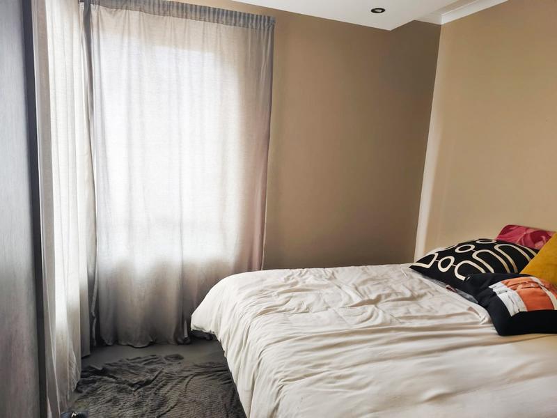 To Let 2 Bedroom Property for Rent in Bryanston Gauteng