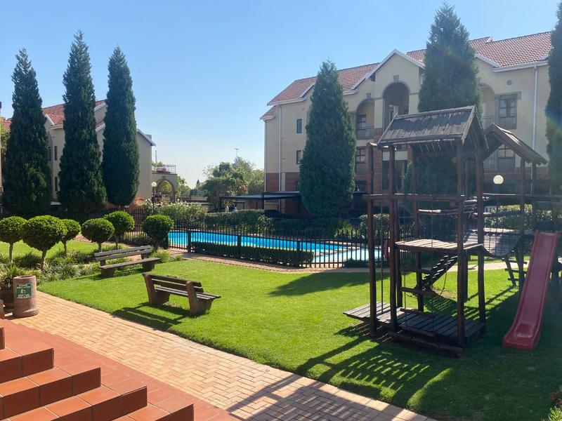 To Let 2 Bedroom Property for Rent in Bryanston Gauteng