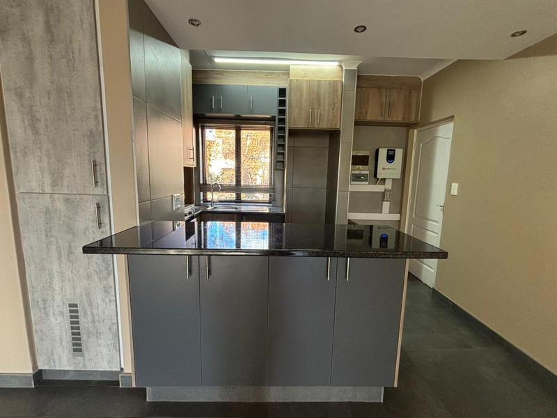 To Let 2 Bedroom Property for Rent in Bryanston Gauteng