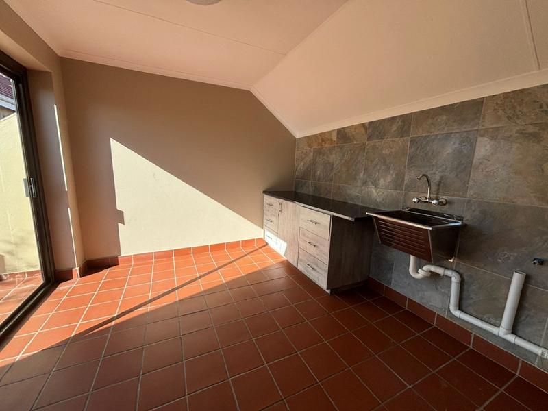 To Let 2 Bedroom Property for Rent in Bryanston Gauteng