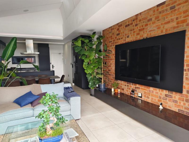 To Let 2 Bedroom Property for Rent in Broadacres Gauteng