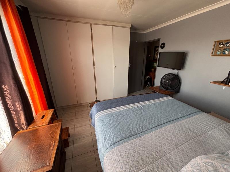 2 Bedroom Property for Sale in Annlin Gauteng