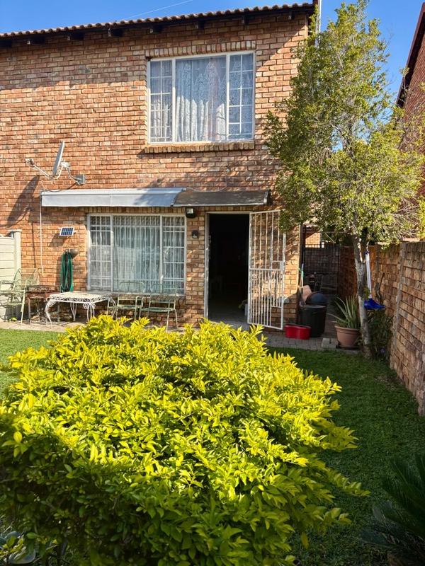 2 Bedroom Property for Sale in Annlin Gauteng