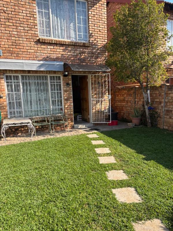 2 Bedroom Property for Sale in Annlin Gauteng