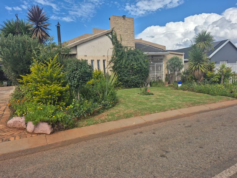 3 Bedroom Property for Sale in Lenasia South Gauteng