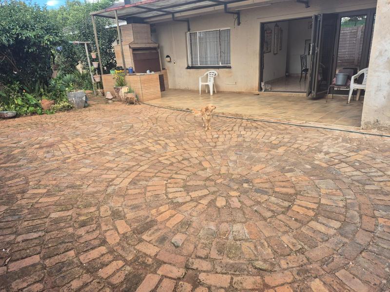 3 Bedroom Property for Sale in Lenasia South Gauteng