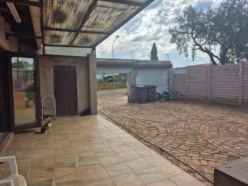 3 Bedroom Property for Sale in Lenasia South Gauteng