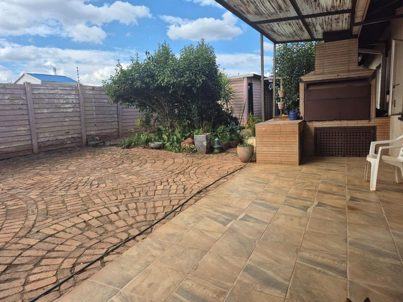 3 Bedroom Property for Sale in Lenasia South Gauteng