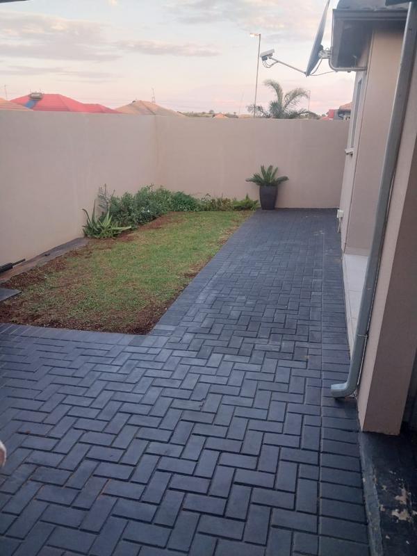 3 Bedroom Property for Sale in Windmill Park Gauteng