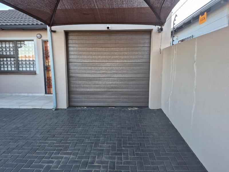 3 Bedroom Property for Sale in Windmill Park Gauteng